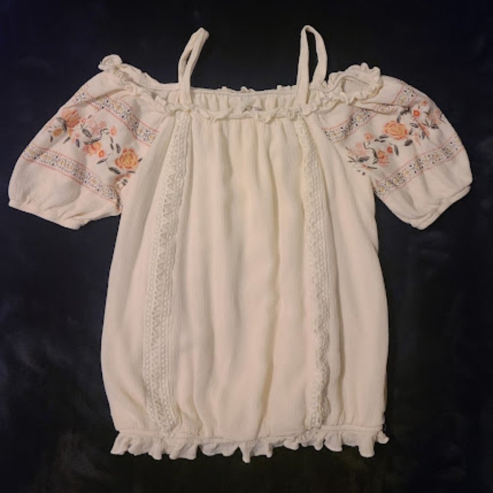 Art Class Off the shoulder top